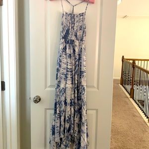 Maxi floral blue and white dress